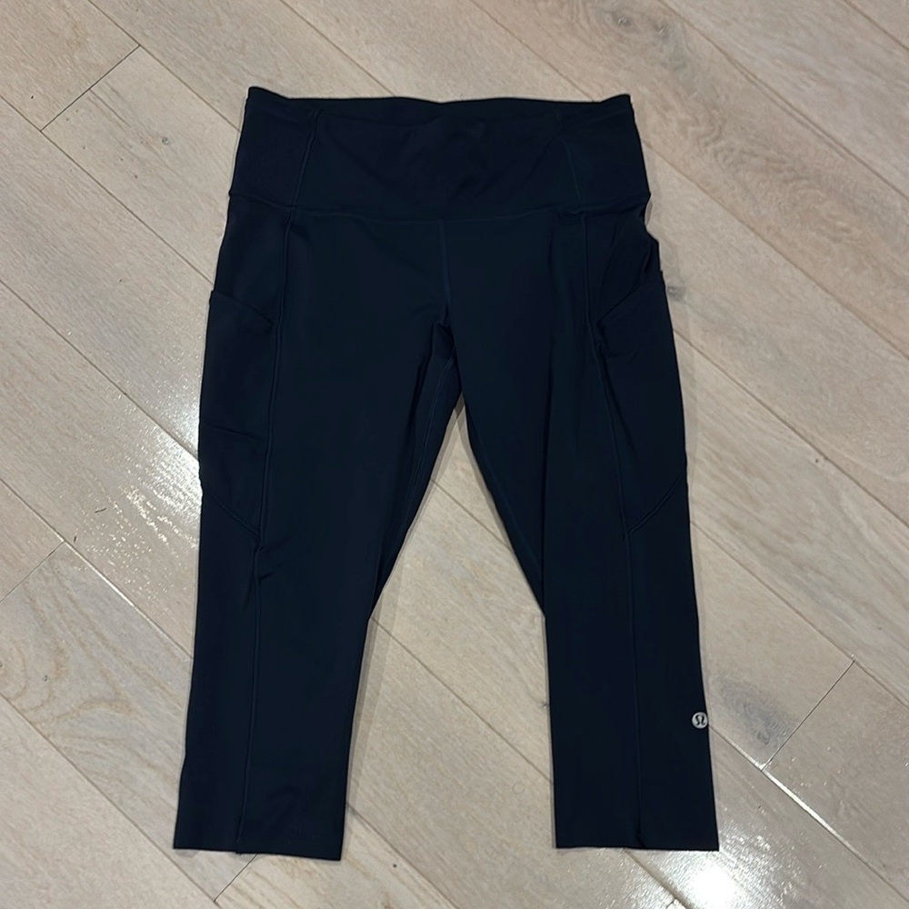 Lululemon Fast & Free 19” crop leggings. True Navy. Size 10. Perfect condition! - Picture 5 of 5